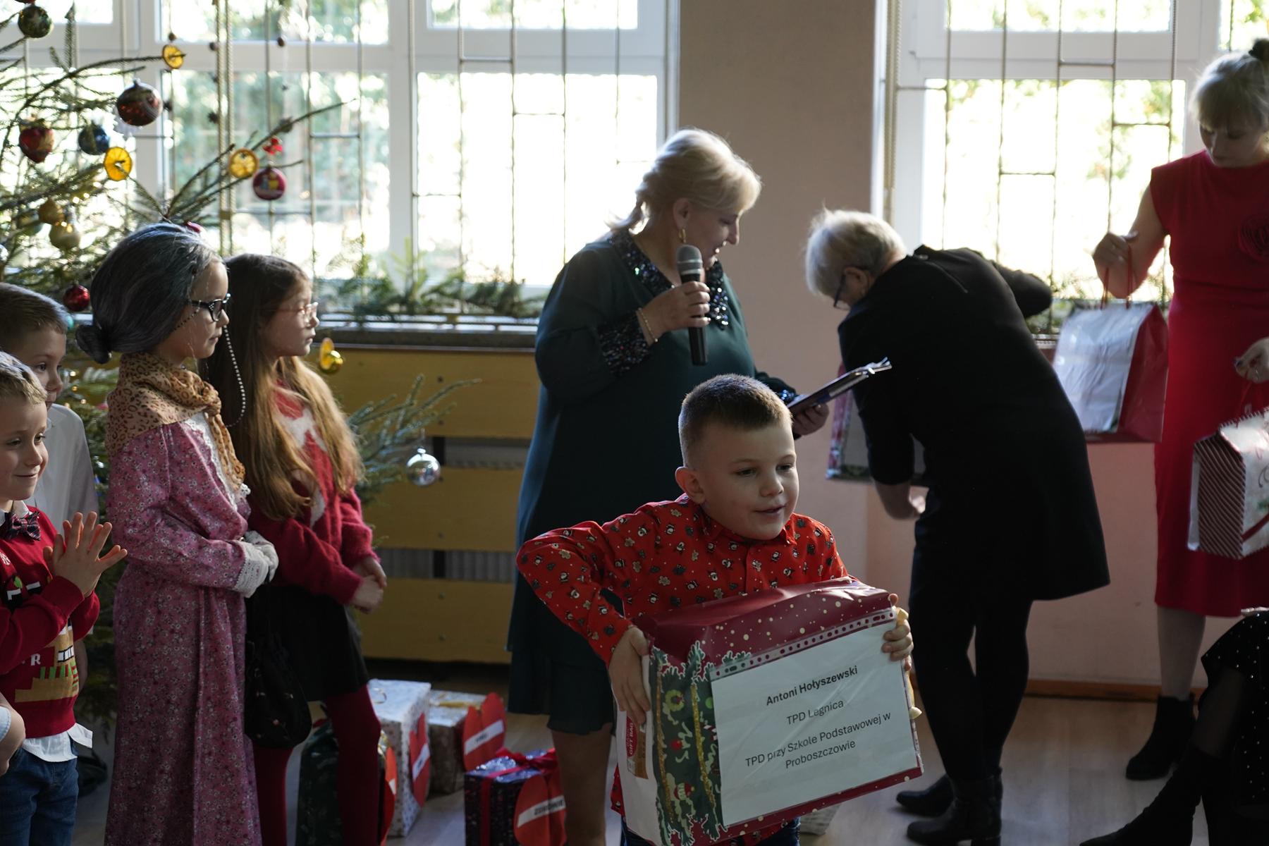 Szkoła Podstawowa         im. W.Puchalskiego w Proboszczowie