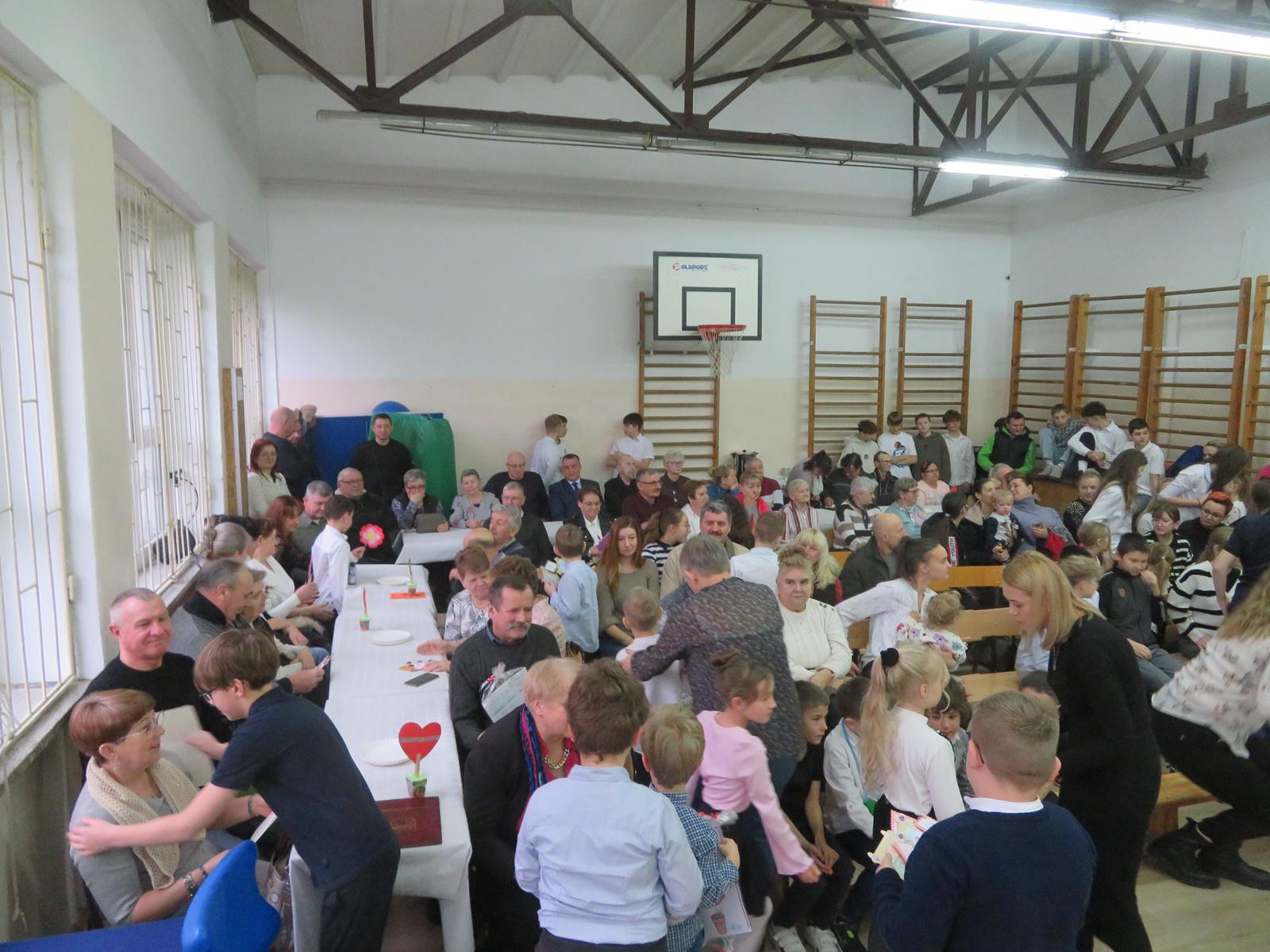 Szkoła Podstawowa         im. W.Puchalskiego w Proboszczowie