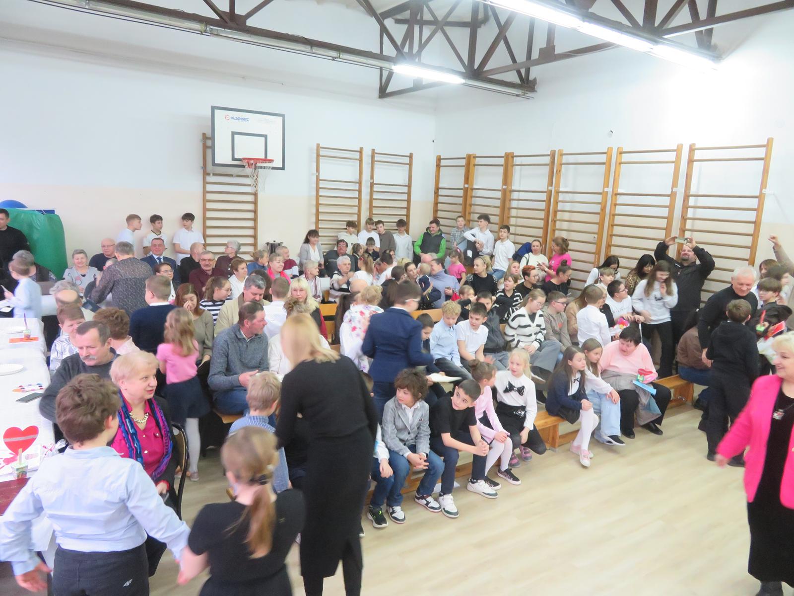 Szkoła Podstawowa         im. W.Puchalskiego w Proboszczowie