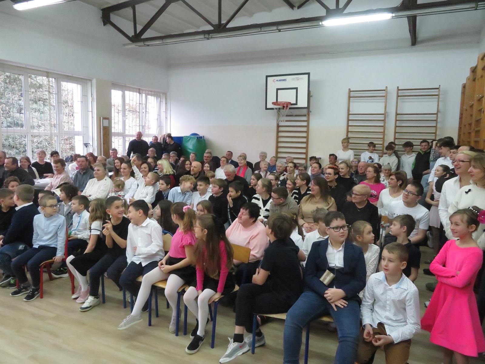 Szkoła Podstawowa         im. W.Puchalskiego w Proboszczowie