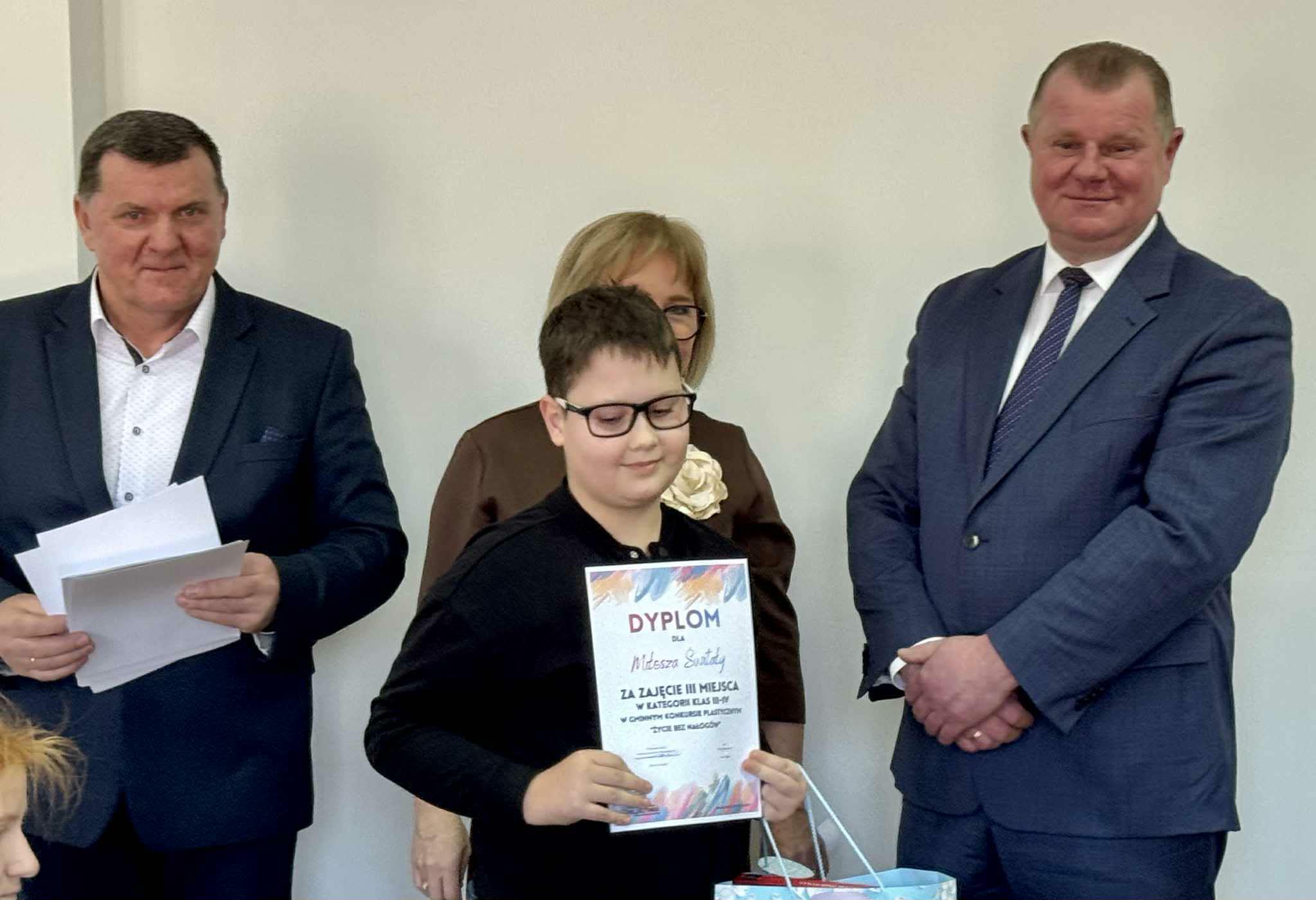 Szkoła Podstawowa         im. W.Puchalskiego w Proboszczowie